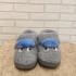 Zapatilla Gris Monstruíto para bebé Niño